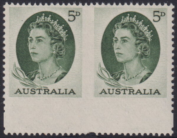 AUSTRALIA - 1964 5d GREEN QE2 Imperforate Pair  SG 354b MNH  [E6702]