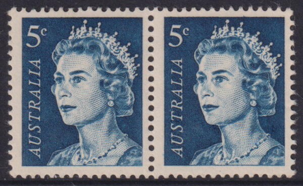 AUSTRALIA  - 1967 5c BLUE Offset Variety pair  SG 386c MNH Cv $250 [E9176]